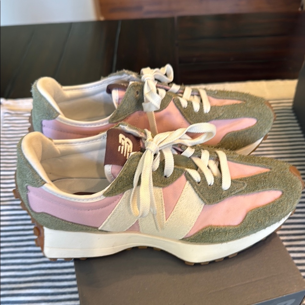 New Balance 327 Women’s Pink and Green Sneakers with Retro Design